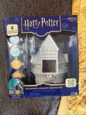 Harry Potter Hogwarts Owlery Birdhouse Paint Kit - White